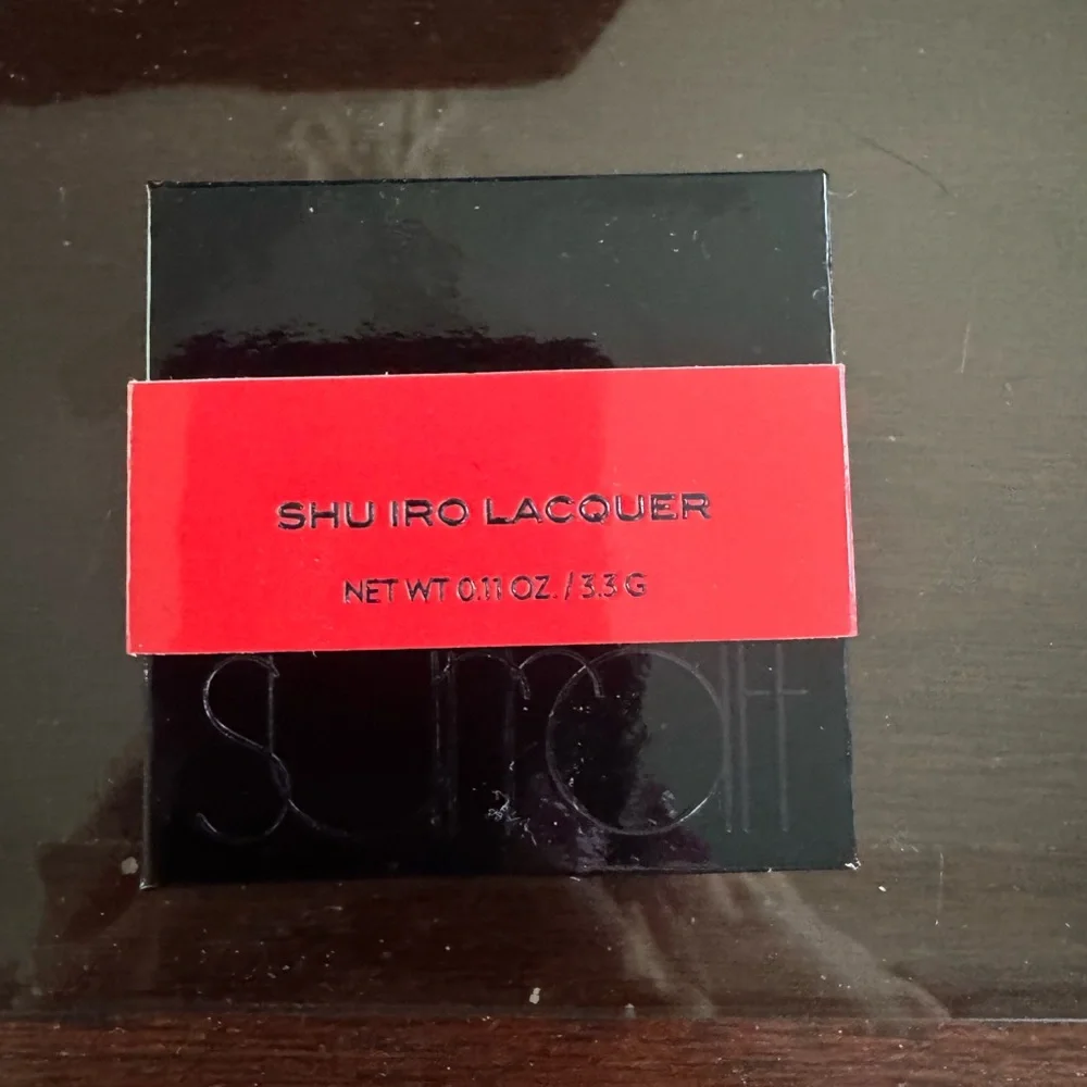 Surratt‎ Beauty Women's Red Lid Lacquer Gloss Eyeshadow 0.11 oz. - SHU IRO